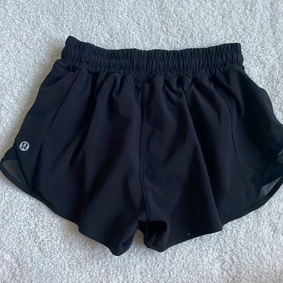 Lululemon Hotty Hot Shorts - Picture 2 of 2
